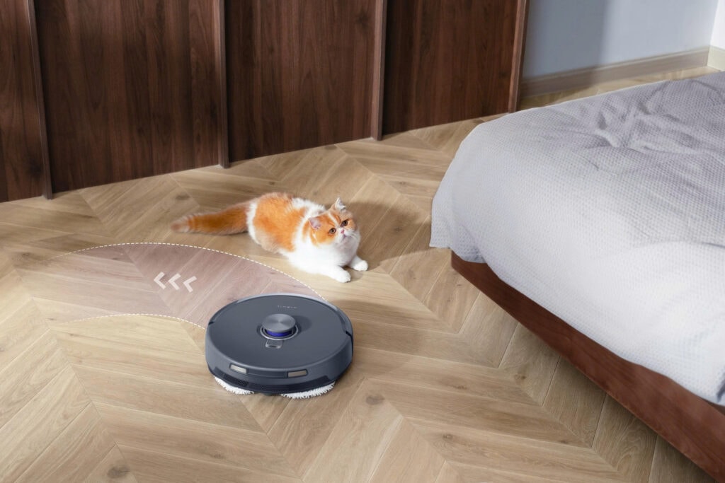 Lợi ích thực tế khi sử dụng robot hút bụi cho người làm việc nhiều