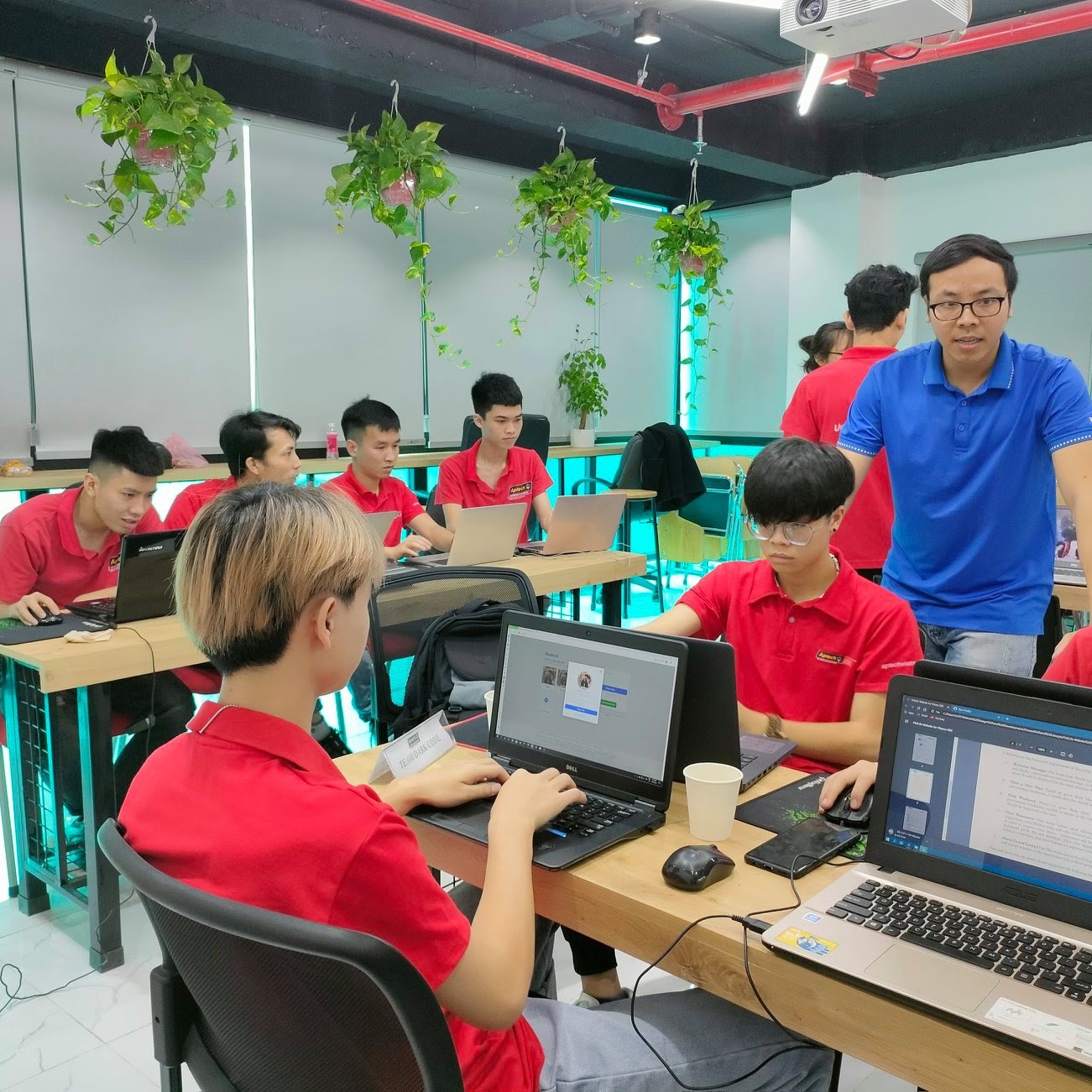 Gozic - Hệ thống học lập trình, luyện thi, kiểm tra trắc nghiệm trực tuyến uy tín tại Việt Nam.