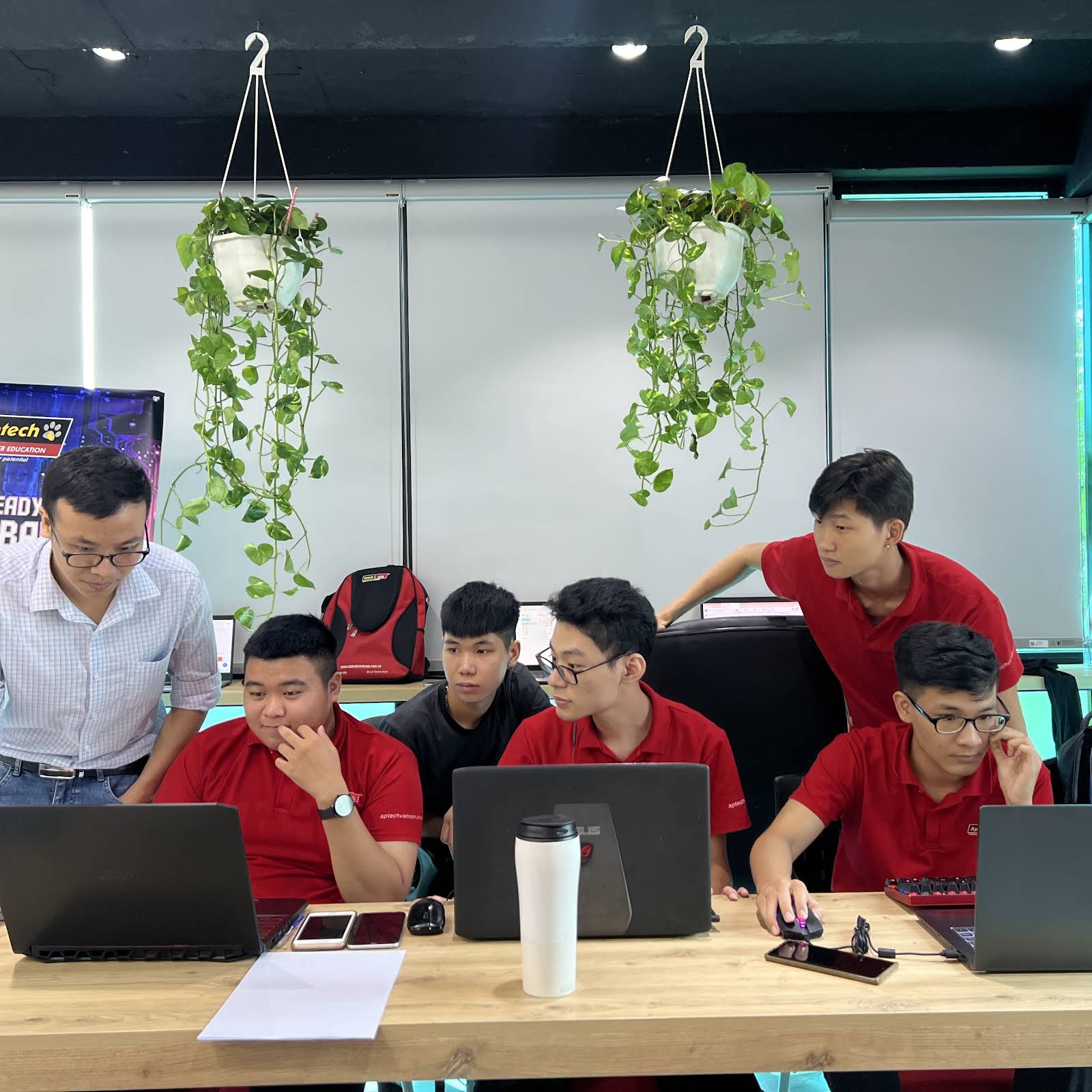 Gozic - Hệ thống học lập trình, luyện thi, kiểm tra trắc nghiệm trực tuyến uy tín tại Việt Nam.