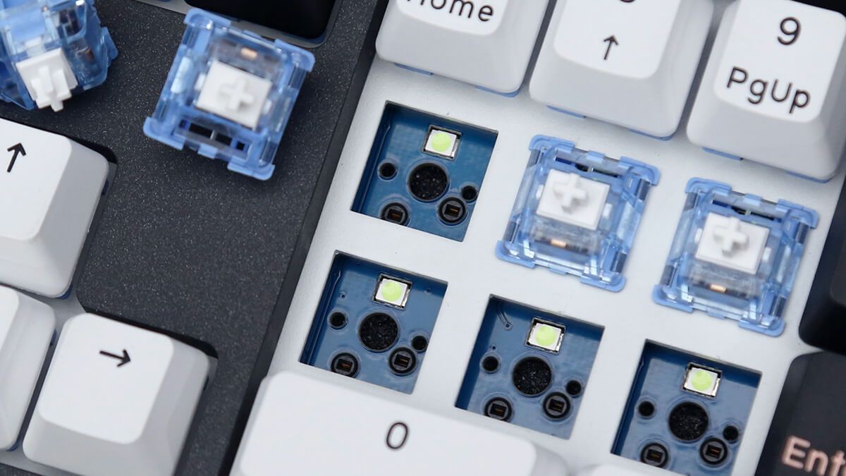 Bàn phím cơ hotswap là gì? Ưu điểm của tính năng hotswap