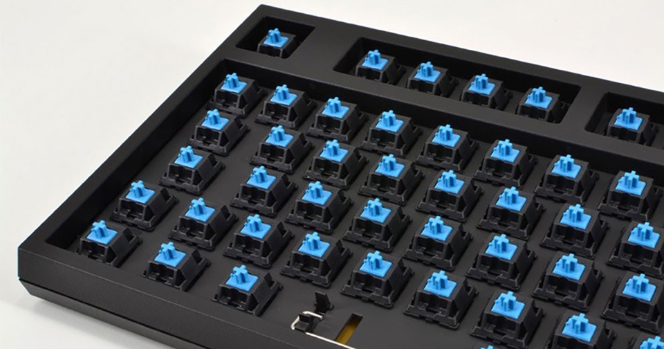 Blue Switch: Sự ồn ào đầy phấn khích