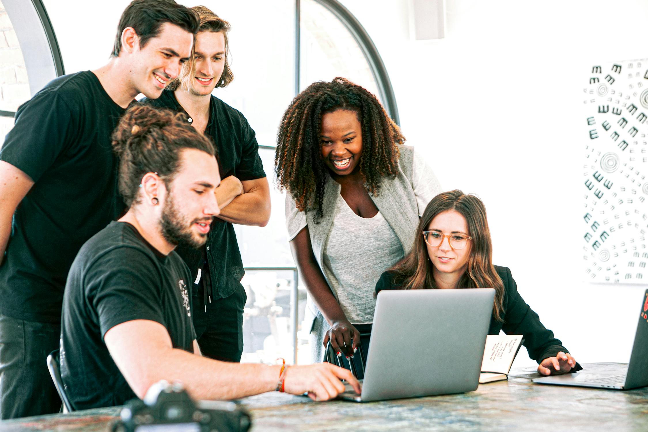 Chi phí khi thuê freelancer thiết kế website