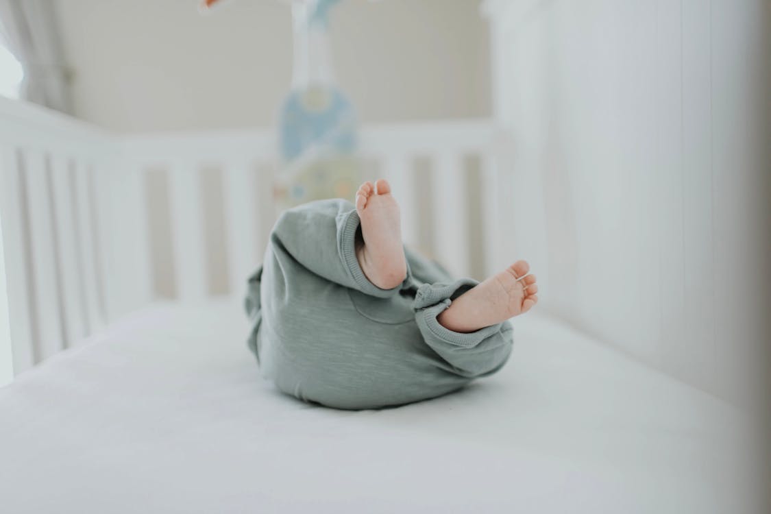 Có nên mua ghế ô tô cho bé xoay 360 độ không? Lời khuyên từ chuyên gia