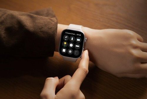 Quản lý thông báo và tính năng đàm thoại trên cổ tay Quản lý thông báo và tính năng đàm thoại trên cổ tay